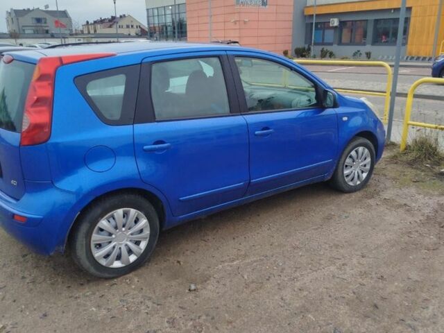 Синий Ниссан Ноут, объемом двигателя 1.5 л и пробегом 300 тыс. км за 410 $, фото 1 на Automoto.ua