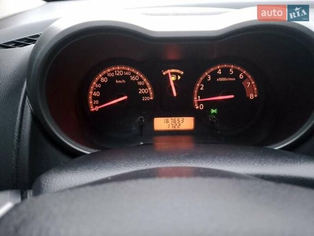 Ніссан Ноут 2006 у Києві на Automoto.ua Помаранчевий Ніссан Ноут, об'ємом двигуна 1.4 л та пробігом 167 тис. км за 5500 $, фото 2 на Automoto.ua