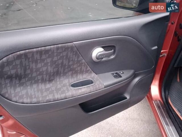 Ніссан Ноут 2006 у Києві на Automoto.ua Помаранчевий Ніссан Ноут, об'ємом двигуна 1.4 л та пробігом 167 тис. км за 5500 $, фото 4 на Automoto.ua