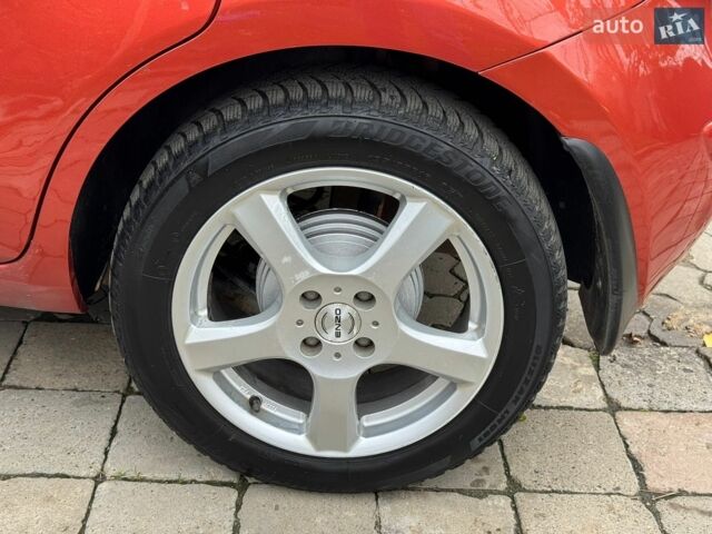 Оранжевый Ниссан Ноут, объемом двигателя 1.6 л и пробегом 238 тыс. км за 5850 $, фото 63 на Automoto.ua