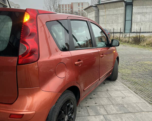 Помаранчевий Ніссан Ноут, об'ємом двигуна 1.6 л та пробігом 231 тис. км за 4199 $, фото 2 на Automoto.ua