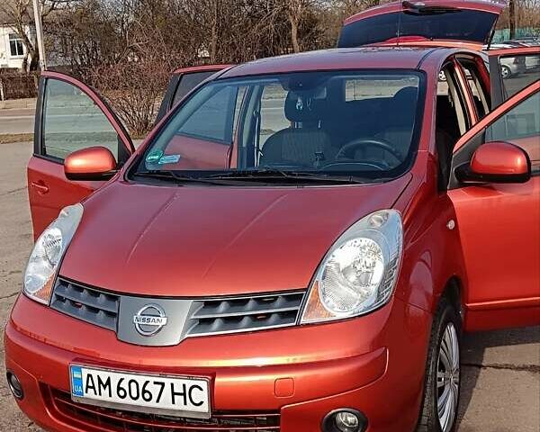 Помаранчевий Ніссан Ноут, об'ємом двигуна 1.6 л та пробігом 227 тис. км за 6400 $, фото 2 на Automoto.ua