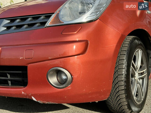 Помаранчевий Ніссан Ноут, об'ємом двигуна 1.6 л та пробігом 211 тис. км за 6600 $, фото 16 на Automoto.ua