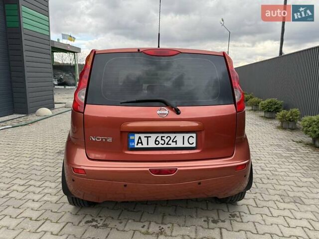 Оранжевый Ниссан Ноут, объемом двигателя 1.6 л и пробегом 130 тыс. км за 7000 $, фото 6 на Automoto.ua