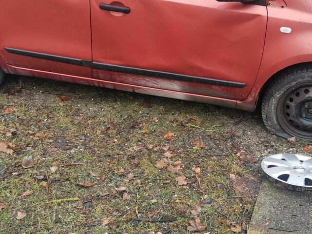 Оранжевый Ниссан Ноут, объемом двигателя 0 л и пробегом 88 тыс. км за 2126 $, фото 1 на Automoto.ua