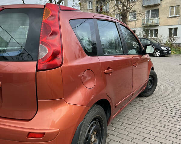 Оранжевый Ниссан Ноут, объемом двигателя 1.6 л и пробегом 231 тыс. км за 4200 $, фото 6 на Automoto.ua