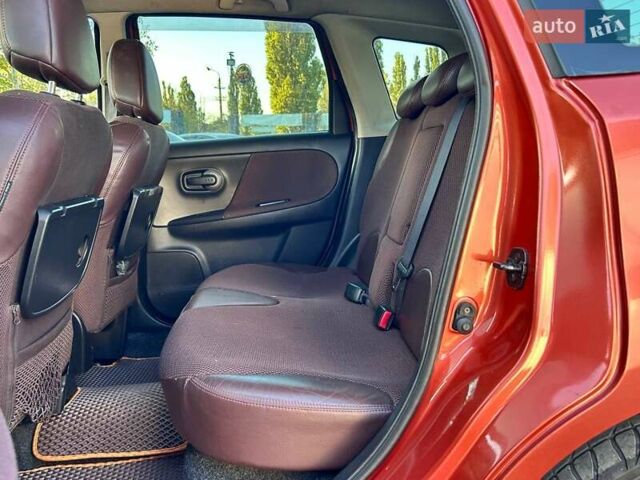 Помаранчевий Ніссан Ноут, об'ємом двигуна 1.6 л та пробігом 235 тис. км за 6000 $, фото 27 на Automoto.ua