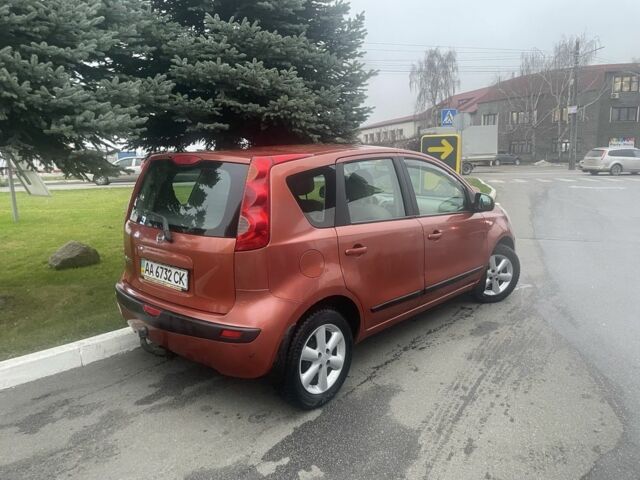 Оранжевый Ниссан Ноут, объемом двигателя 1.4 л и пробегом 200 тыс. км за 4700 $, фото 1 на Automoto.ua