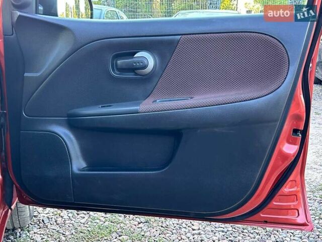 Помаранчевий Ніссан Ноут, об'ємом двигуна 1.6 л та пробігом 235 тис. км за 6000 $, фото 32 на Automoto.ua