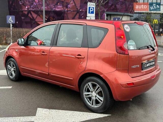 Оранжевый Ниссан Ноут, объемом двигателя 1.6 л и пробегом 211 тыс. км за 7490 $, фото 4 на Automoto.ua