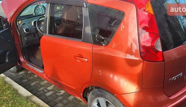 Помаранчевий Ніссан Ноут, об'ємом двигуна 1.6 л та пробігом 150 тис. км за 6500 $, фото 3 на Automoto.ua