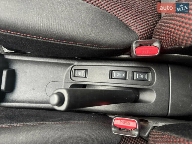 Помаранчевий Ніссан Ноут, об'ємом двигуна 1.6 л та пробігом 204 тис. км за 6500 $, фото 16 на Automoto.ua