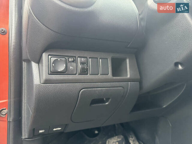 Помаранчевий Ніссан Ноут, об'ємом двигуна 1.6 л та пробігом 204 тис. км за 6500 $, фото 18 на Automoto.ua