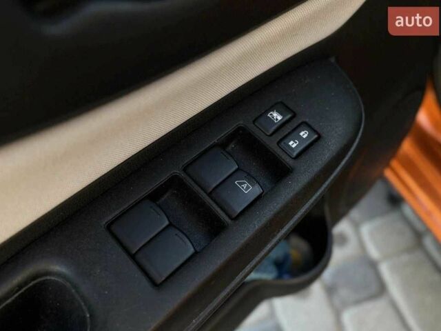 Оранжевый Ниссан Ноут, объемом двигателя 1.2 л и пробегом 81 тыс. км за 11500 $, фото 9 на Automoto.ua