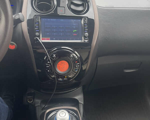 Оранжевый Ниссан Ноут, объемом двигателя 1.2 л и пробегом 55 тыс. км за 10900 $, фото 5 на Automoto.ua