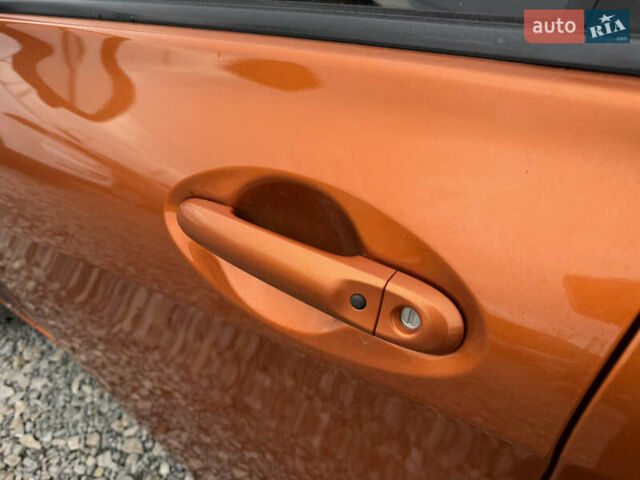 Оранжевый Ниссан Ноут, объемом двигателя 1.6 л и пробегом 90 тыс. км за 8700 $, фото 5 на Automoto.ua