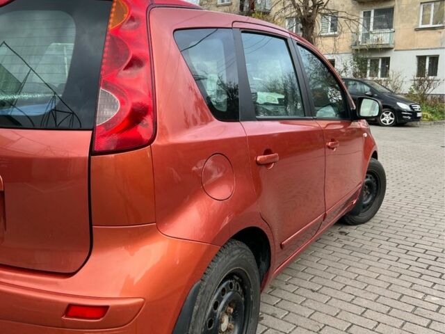 Оранжевый Ниссан Ноут, объемом двигателя 1.6 л и пробегом 231 тыс. км за 3899 $, фото 4 на Automoto.ua