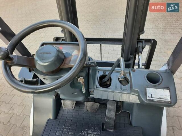 Сірий Ніссан ПХ, об'ємом двигуна 2.1 л та пробігом 0 тис. км за 8700 $, фото 4 на Automoto.ua