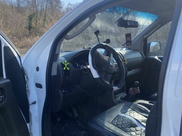 Ниссан Патфайндер 2008 в Мукачеве на Automoto.ua Белый Ниссан Патфайндер, объемом двигателя 2.5 л и пробегом 251 тыс. км за 7800 $, фото 7 на Automoto.ua