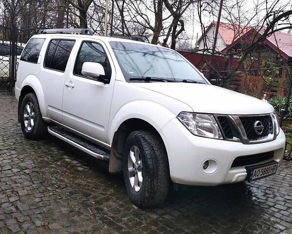Белый Ниссан Патфайндер, объемом двигателя 2.5 л и пробегом 255 тыс. км за 14900 $, фото 10 на Automoto.ua