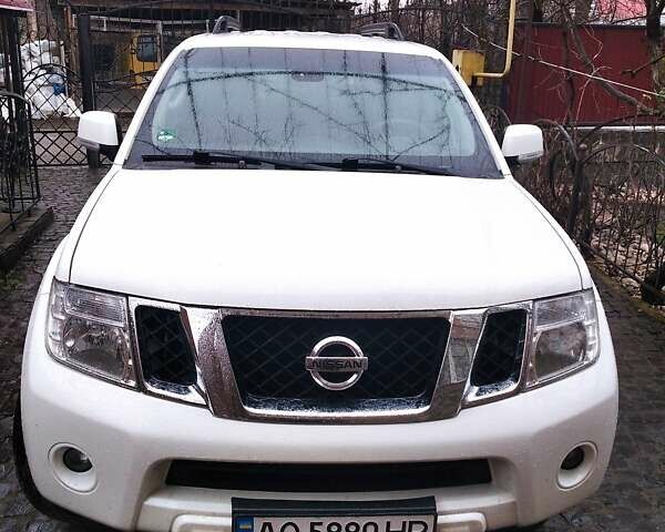 Белый Ниссан Патфайндер, объемом двигателя 2.5 л и пробегом 255 тыс. км за 14900 $, фото 13 на Automoto.ua