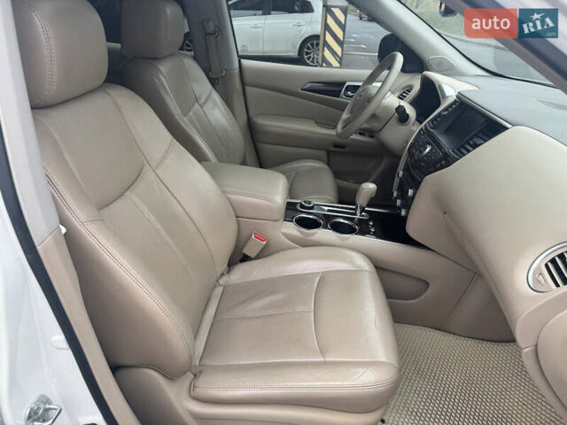 Белый Ниссан Патфайндер, объемом двигателя 3.5 л и пробегом 267 тыс. км за 13499 $, фото 42 на Automoto.ua