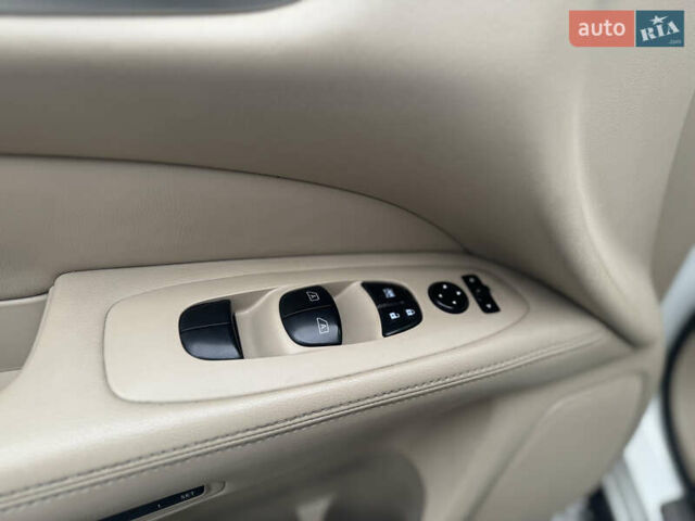 Белый Ниссан Патфайндер, объемом двигателя 3.5 л и пробегом 267 тыс. км за 13499 $, фото 10 на Automoto.ua