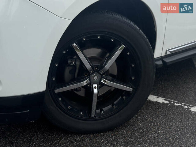 Белый Ниссан Патфайндер, объемом двигателя 3.5 л и пробегом 267 тыс. км за 13499 $, фото 4 на Automoto.ua