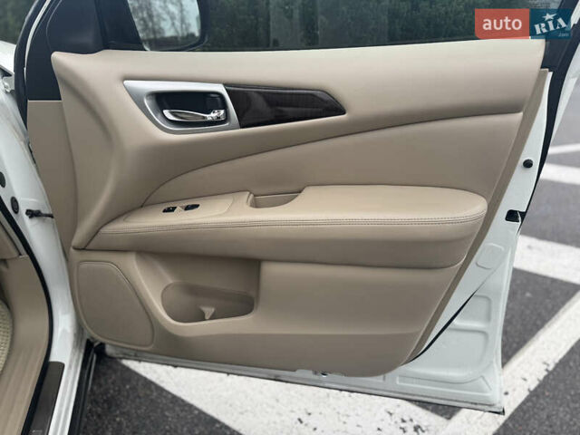 Белый Ниссан Патфайндер, объемом двигателя 3.5 л и пробегом 267 тыс. км за 13499 $, фото 40 на Automoto.ua