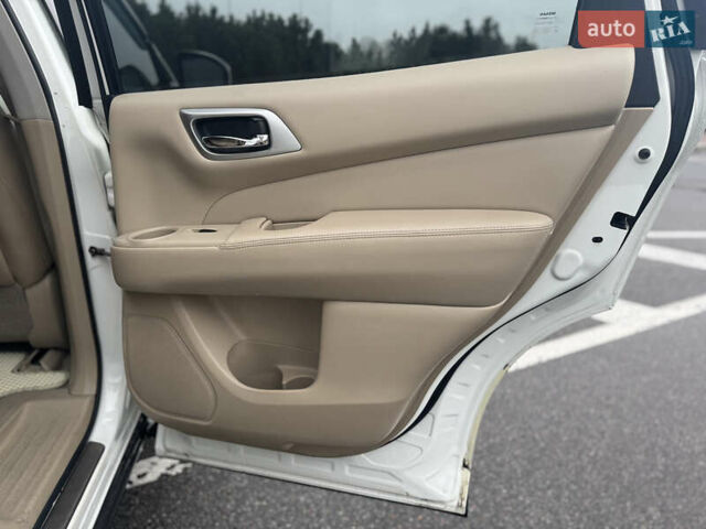 Белый Ниссан Патфайндер, объемом двигателя 3.5 л и пробегом 267 тыс. км за 13499 $, фото 35 на Automoto.ua