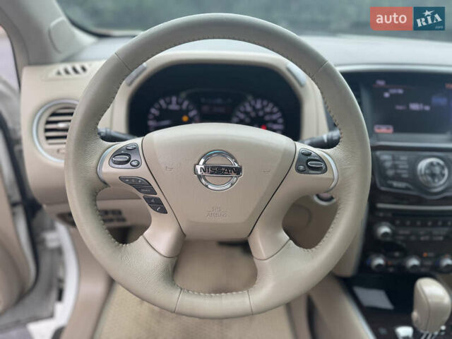 Белый Ниссан Патфайндер, объемом двигателя 3.5 л и пробегом 267 тыс. км за 13499 $, фото 18 на Automoto.ua