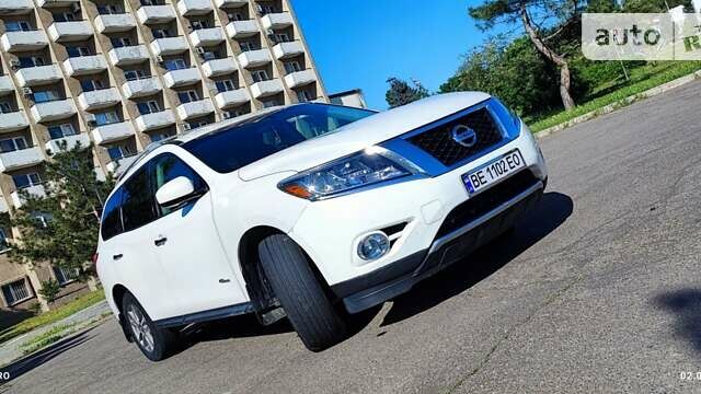 Белый Ниссан Патфайндер, объемом двигателя 2.49 л и пробегом 270 тыс. км за 12399 $, фото 9 на Automoto.ua