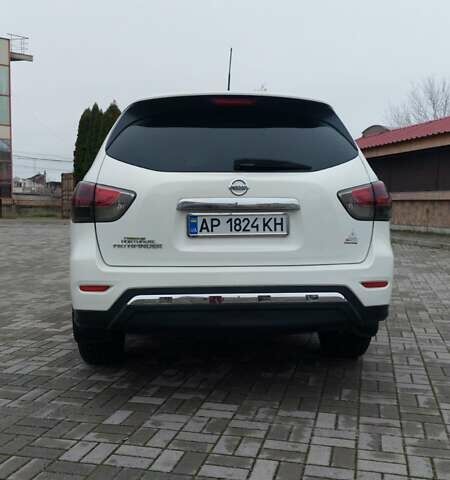 Белый Ниссан Патфайндер, объемом двигателя 3.5 л и пробегом 250 тыс. км за 12700 $, фото 5 на Automoto.ua