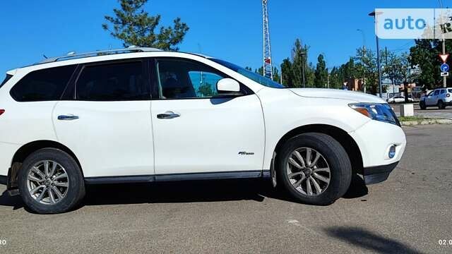 Белый Ниссан Патфайндер, объемом двигателя 2.49 л и пробегом 270 тыс. км за 12399 $, фото 8 на Automoto.ua