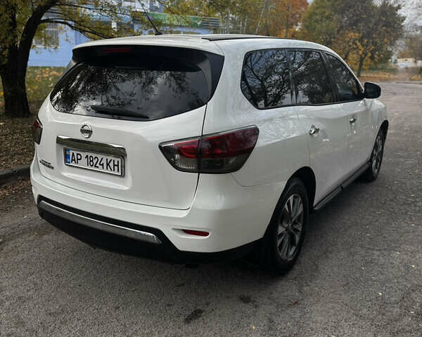 Белый Ниссан Патфайндер, объемом двигателя 3.5 л и пробегом 250 тыс. км за 11700 $, фото 5 на Automoto.ua