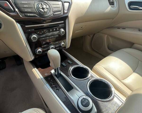 Белый Ниссан Патфайндер, объемом двигателя 2.5 л и пробегом 143 тыс. км за 12600 $, фото 19 на Automoto.ua