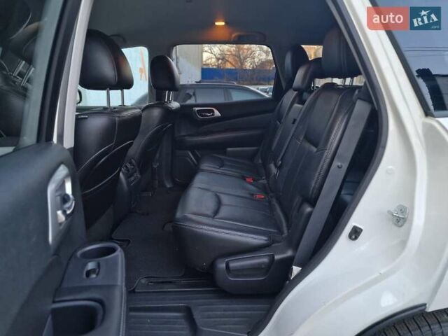 Білий Ніссан Патфайндер, об'ємом двигуна 2.5 л та пробігом 223 тис. км за 13490 $, фото 48 на Automoto.ua