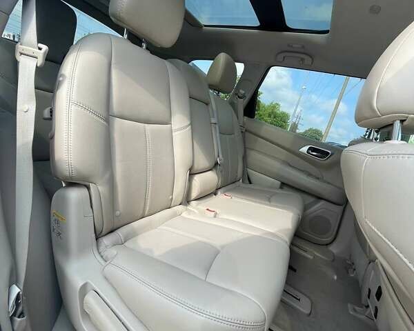 Белый Ниссан Патфайндер, объемом двигателя 2.5 л и пробегом 143 тыс. км за 12600 $, фото 21 на Automoto.ua