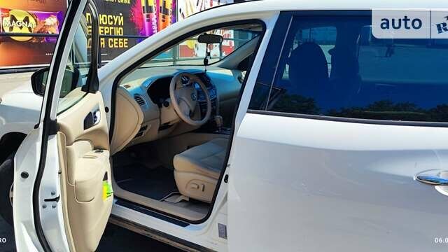 Белый Ниссан Патфайндер, объемом двигателя 2.49 л и пробегом 270 тыс. км за 12399 $, фото 3 на Automoto.ua