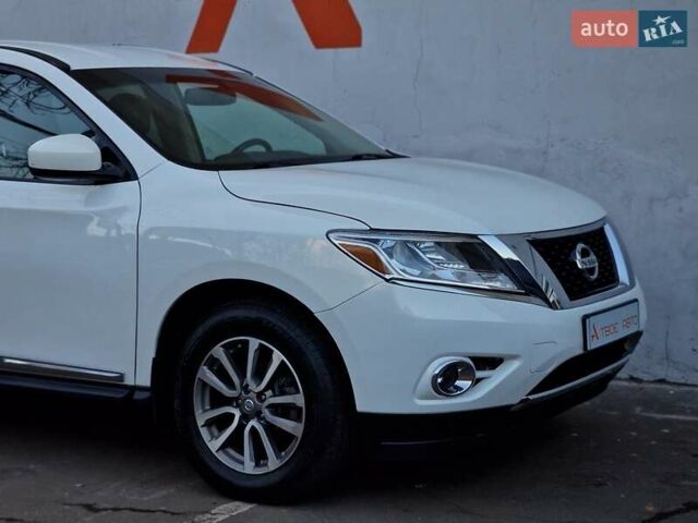 Білий Ніссан Патфайндер, об'ємом двигуна 2.5 л та пробігом 223 тис. км за 13490 $, фото 20 на Automoto.ua