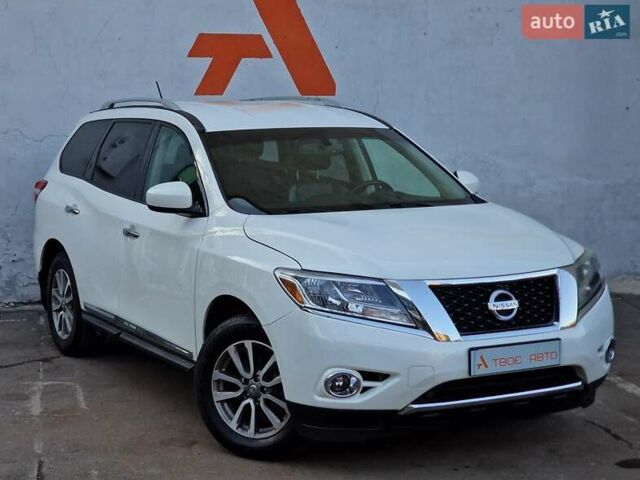 Білий Ніссан Патфайндер, об'ємом двигуна 2.5 л та пробігом 223 тис. км за 13490 $, фото 8 на Automoto.ua
