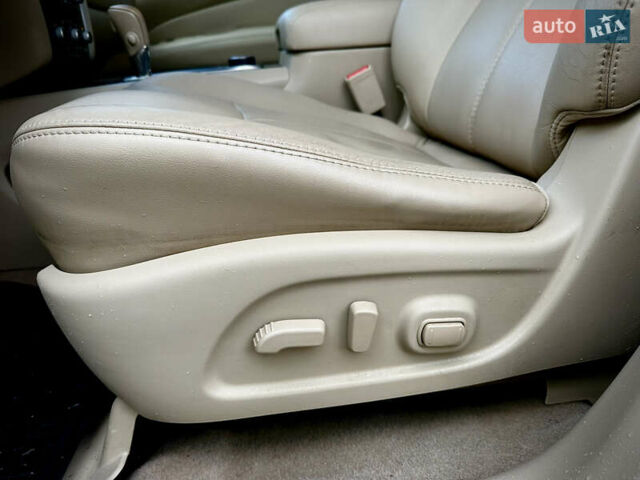 Белый Ниссан Патфайндер, объемом двигателя 2.5 л и пробегом 220 тыс. км за 11900 $, фото 12 на Automoto.ua
