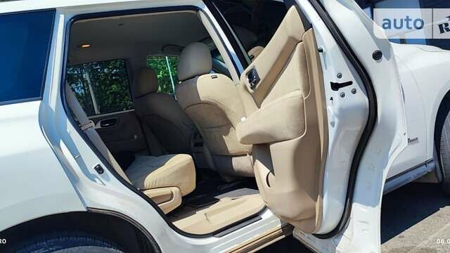 Белый Ниссан Патфайндер, объемом двигателя 2.49 л и пробегом 270 тыс. км за 12399 $, фото 5 на Automoto.ua