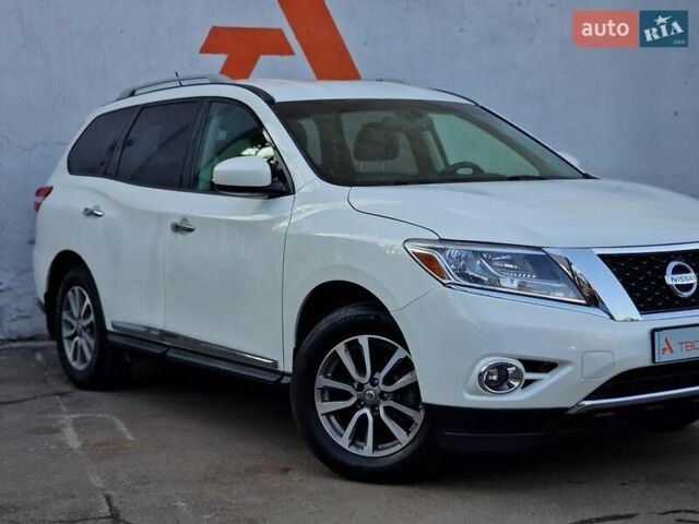 Білий Ніссан Патфайндер, об'ємом двигуна 2.5 л та пробігом 223 тис. км за 13490 $, фото 9 на Automoto.ua