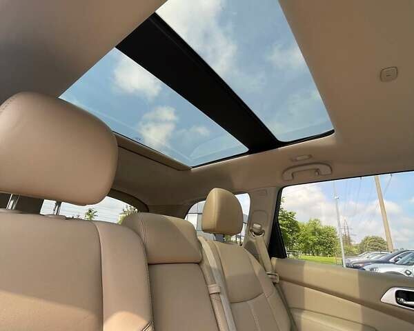 Белый Ниссан Патфайндер, объемом двигателя 2.5 л и пробегом 143 тыс. км за 12600 $, фото 22 на Automoto.ua