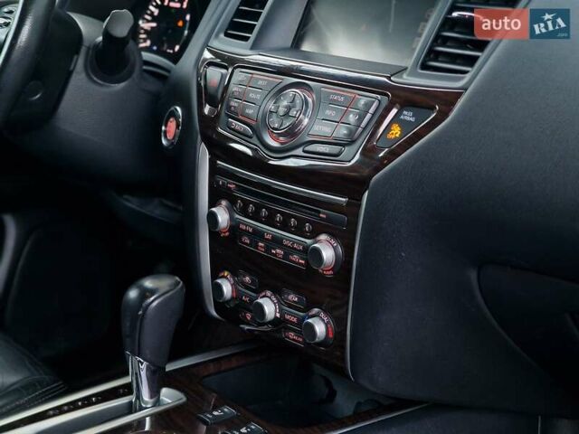 Білий Ніссан Патфайндер, об'ємом двигуна 2.5 л та пробігом 223 тис. км за 13490 $, фото 45 на Automoto.ua