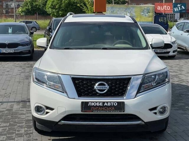 Белый Ниссан Патфайндер, объемом двигателя 2.5 л и пробегом 143 тыс. км за 12600 $, фото 1 на Automoto.ua