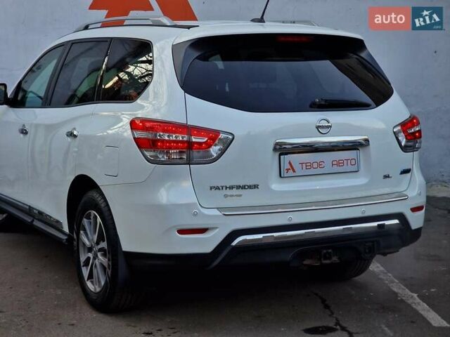 Білий Ніссан Патфайндер, об'ємом двигуна 2.5 л та пробігом 223 тис. км за 13490 $, фото 26 на Automoto.ua