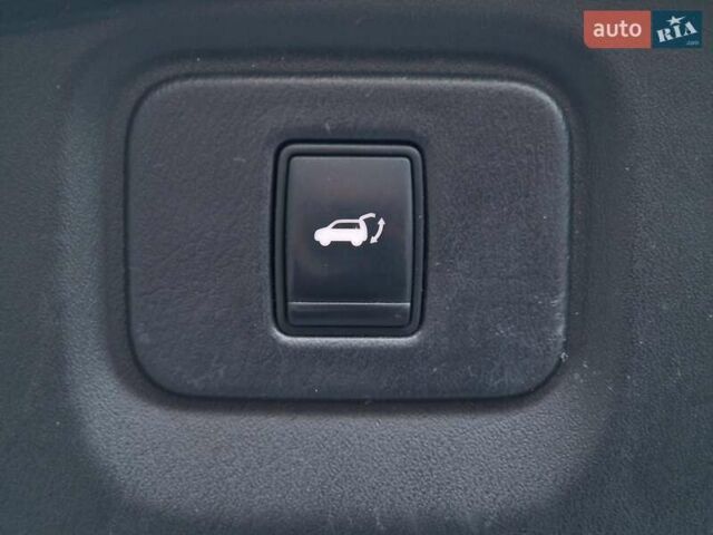 Білий Ніссан Патфайндер, об'ємом двигуна 2.5 л та пробігом 223 тис. км за 13490 $, фото 34 на Automoto.ua