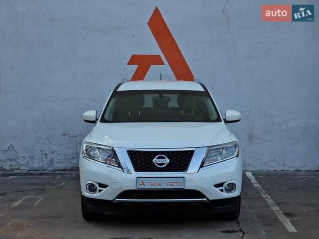 Білий Ніссан Патфайндер, об'ємом двигуна 2.5 л та пробігом 223 тис. км за 13490 $, фото 1 на Automoto.ua